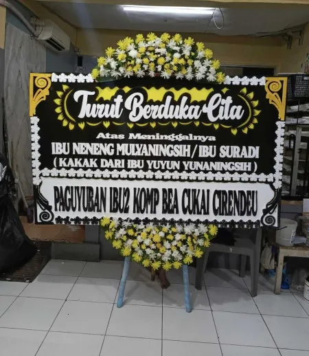 Papan Bunga Duka Ujung Semampir
