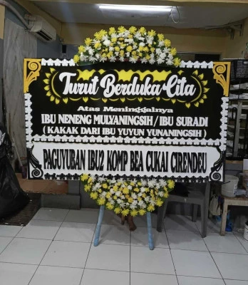 Papan Bunga di Ujung Semampir